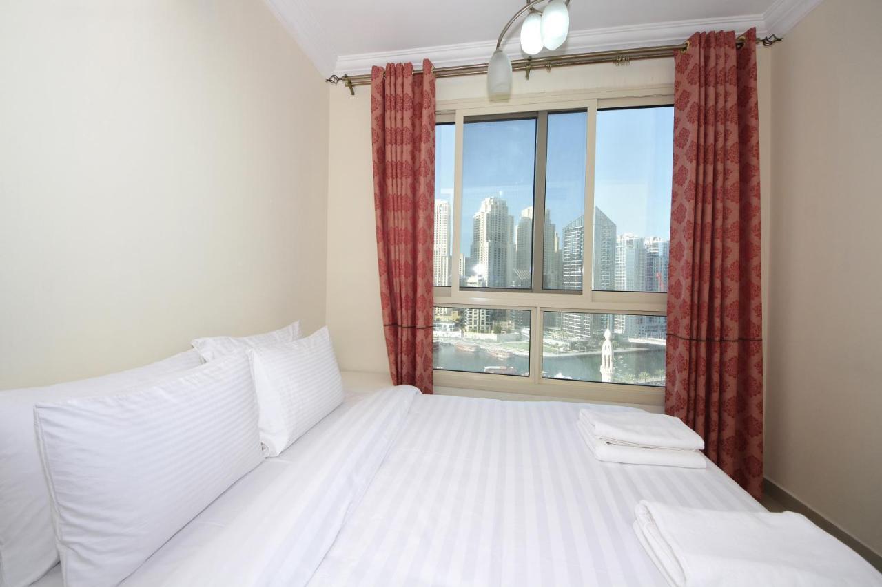 Signature Holiday Homes- Manchester Tower 1 Bedroom Apartment,Dubai Marina Экстерьер фото